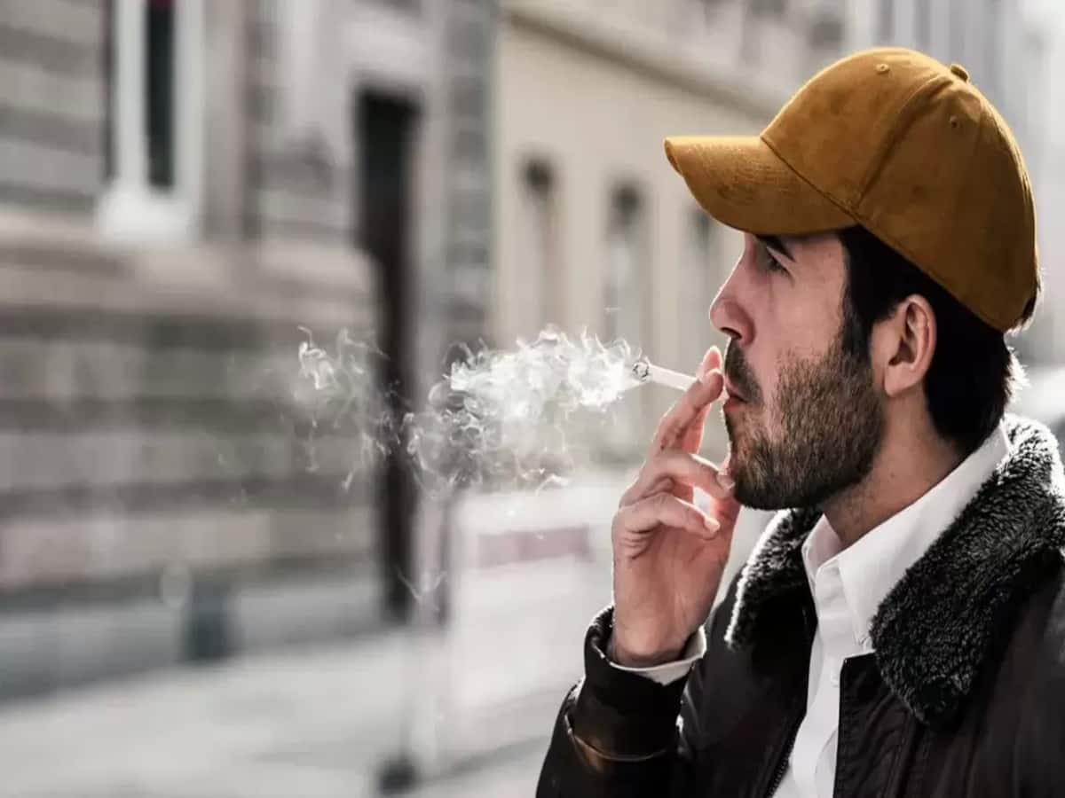 सिगरेट पीने वाले पुरुषों में विटामिन बी12 सप्लीमेंट लेने से हो सकता है ये कैंसर! स्टडी में जानिए कितना खतरनाक